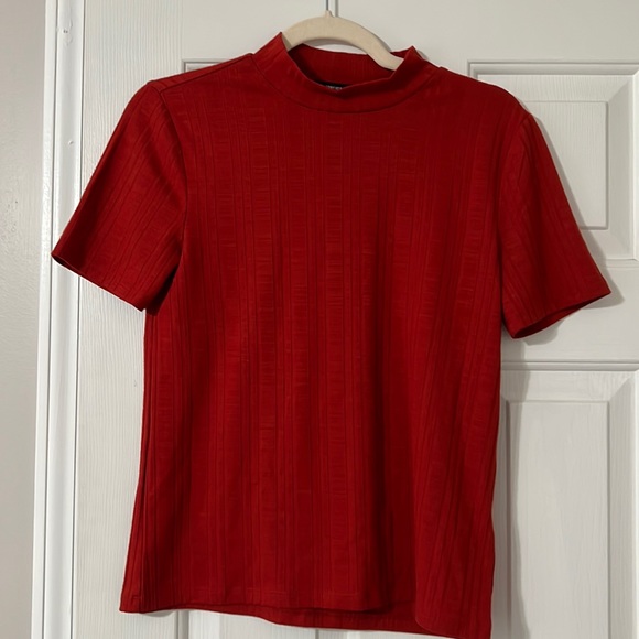 Red short sleeve tee - Picture 1 of 3